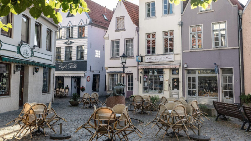 Finde 6 Fehler im Suchbild: Bremen Schnoor Altstadt